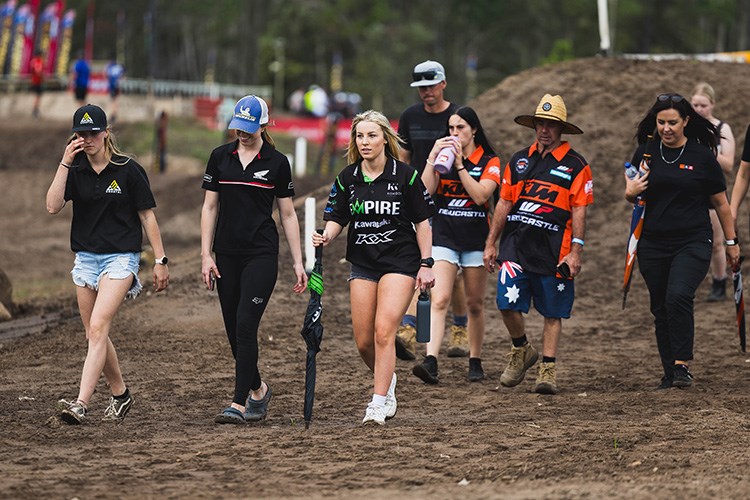 Taylah McCutcheon #10 Track Walk